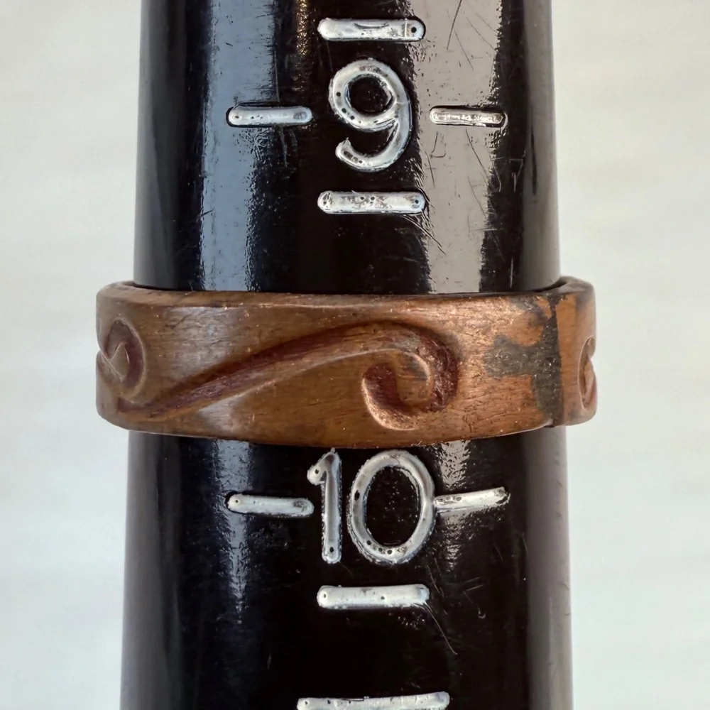 Vintage bohemian chic etched copper tone Brown band unisex ring Ring sz 9